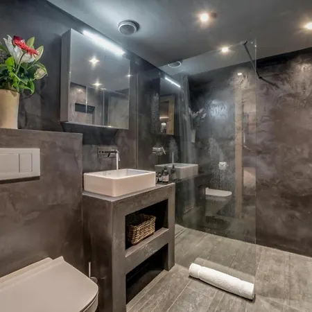 Dom wakacyjny Luxury Chalet Cortina & Jacuzzzi Cortina dʼAmpezzo
